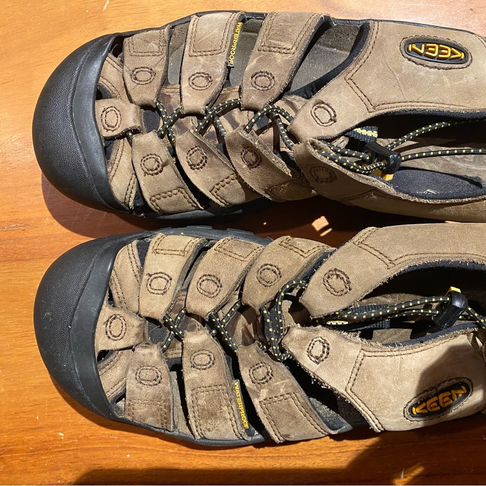 KEEN H2 Newport leather waterproof Men's hiking Sandals size 9